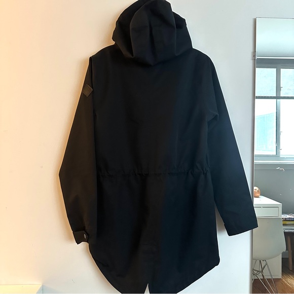 Burton Water Resistant Rain Jacket Shell - Picture 13 of 13